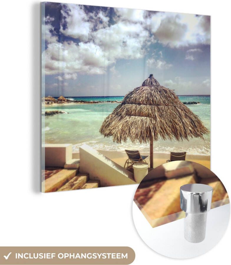 MuchoWow Glasschilderij 20x20 cm Schilderij acrylglas Parasol met strandstoelen op het strand van Curaçao Foto op glas Schilderijen