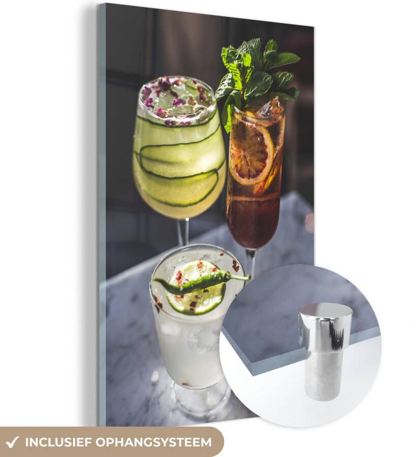 MuchoWow Glasschilderij 80x120 cm Schilderij acrylglas Cocktails met dure drank op een marmeren tafel Foto op glas Schilderijen