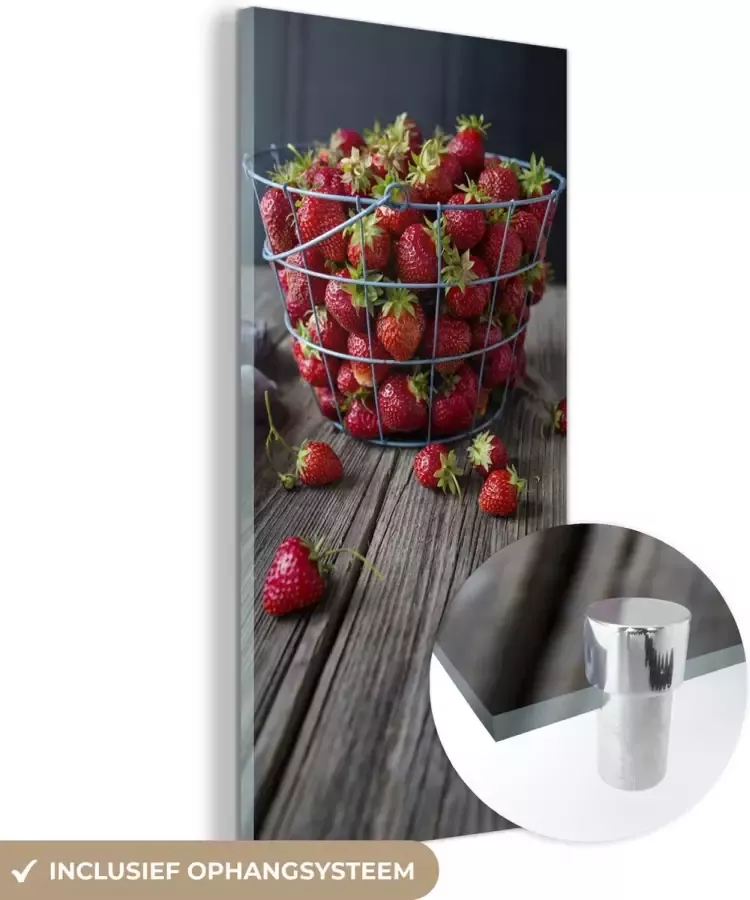 MuchoWow Glasschilderij 40x80 cm Schilderij glas Aardbei Mand Tafel Foto op acrylglas Schilderijen - Foto 2