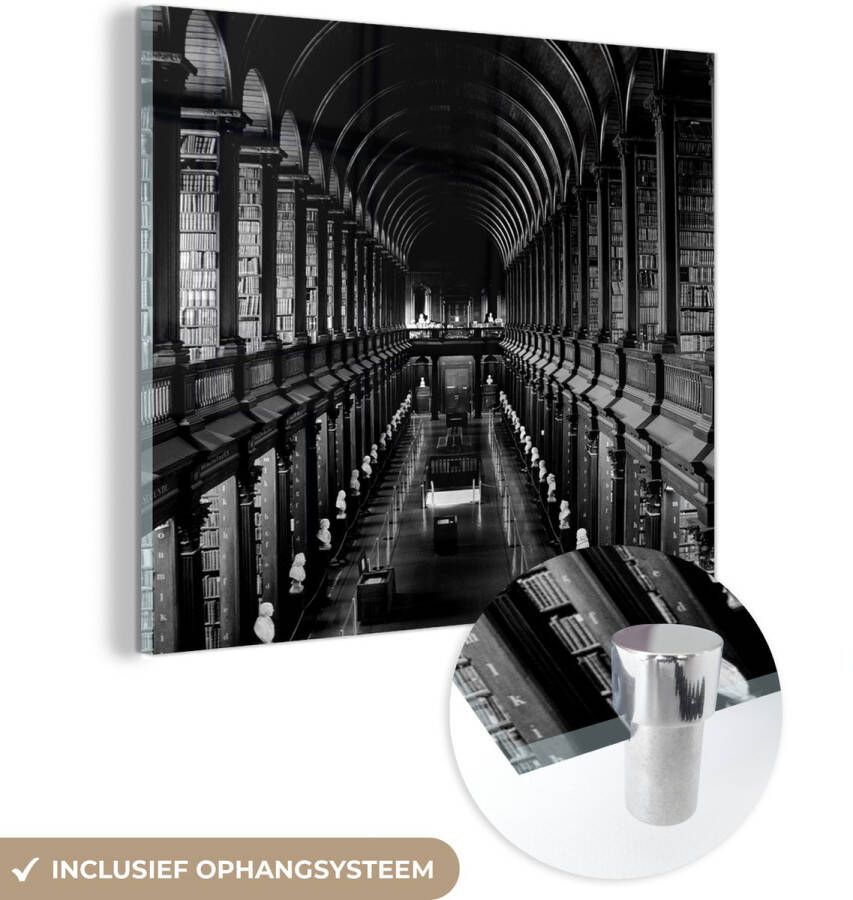 MuchoWow Glasschilderij 50x50 cm Schilderij glas Bibliotheek van het Trinity College in Ierland zwart wit Foto op acrylglas Schilderijen