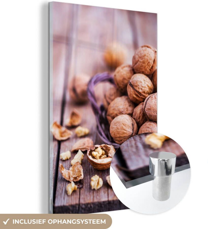 MuchoWow Glasschilderij 20x30 cm Schilderij glas De zoete walnoten in een mand op oude houten tafel Foto op acrylglas Schilderijen