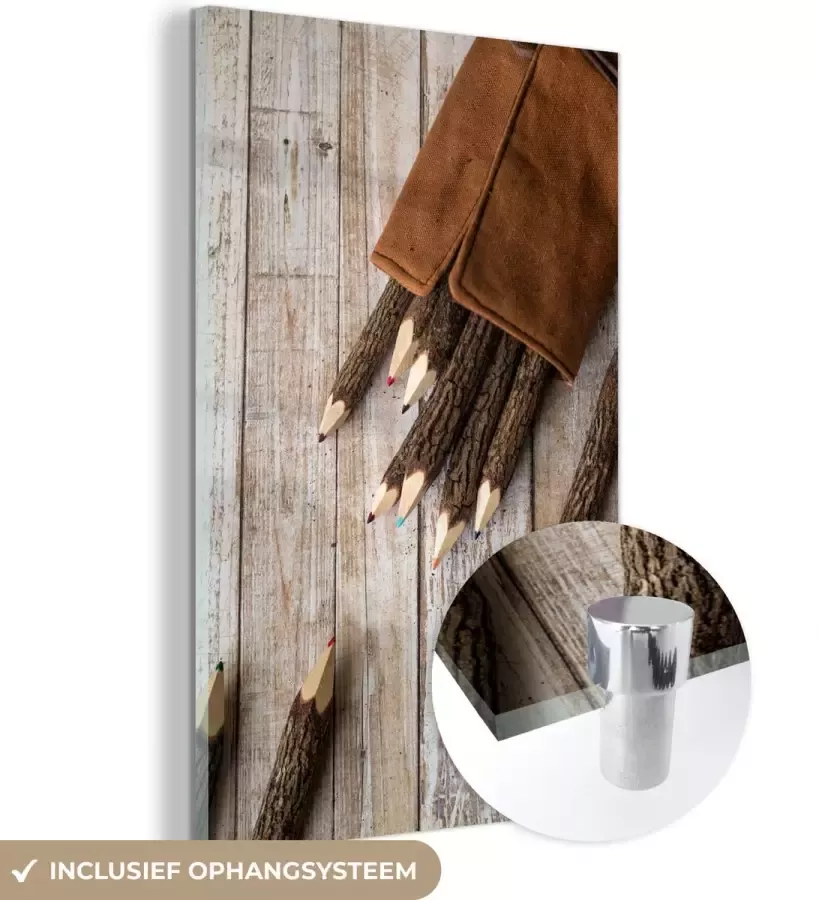 MuchoWow Glasschilderij 40x60 cm Schilderij glas Een bruin etui met potloden op een tafel Foto op acrylglas Schilderijen