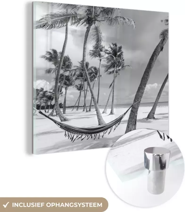 MuchoWow Glasschilderij Hangmat op strand van Dominicaanse Republiek zwart-wit 90x90 cm Acrylglas Schilderijen Foto op Glas