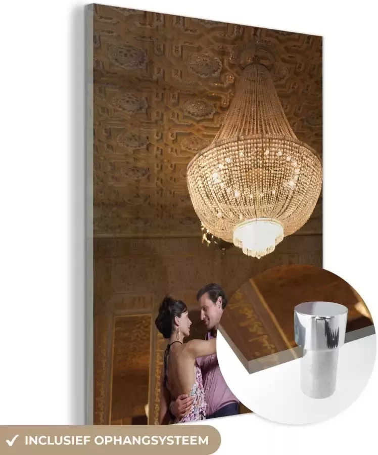 MuchoWow Glasschilderij 30x40 cm Schilderij acrylglas Koppel danst wals onder kroonluchter Foto op glas Schilderijen