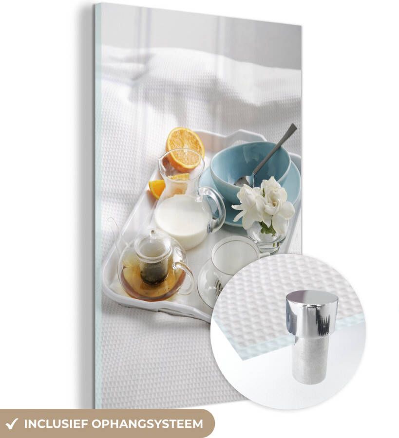 MuchoWow Glasschilderij 40x60 cm Schilderij glas Ontbijt op bed met thee en witte bloemen Foto op acrylglas Schilderijen