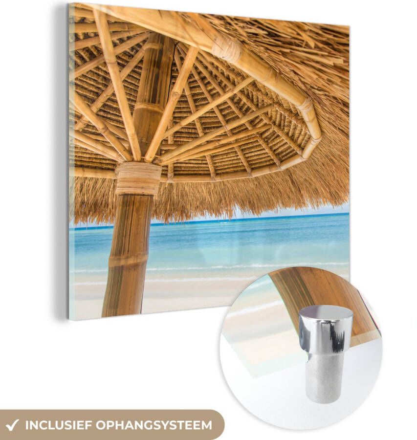 MuchoWow Glasschilderij 50x50 cm Schilderij glas Parasol Strand Zee Tropisch Foto op acrylglas Schilderijen