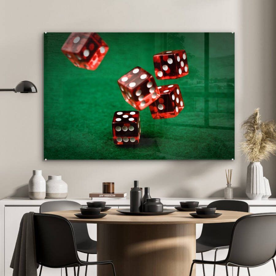 MuchoWow Glasschilderij 120x80 cm Schilderij acrylglas Rode dobbelstenen vallen op groene tafel Foto op glas Schilderijen
