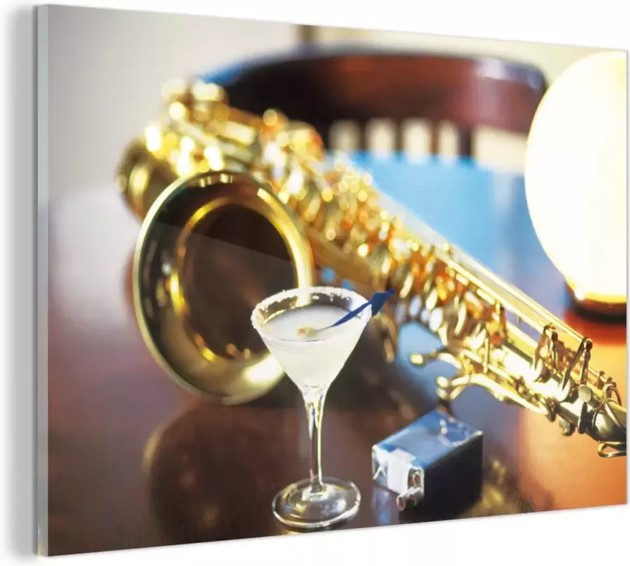 MuchoWow Glasschilderij Saxofoon op tafel 60x40 cm Acrylglas Schilderijen Foto op Glas