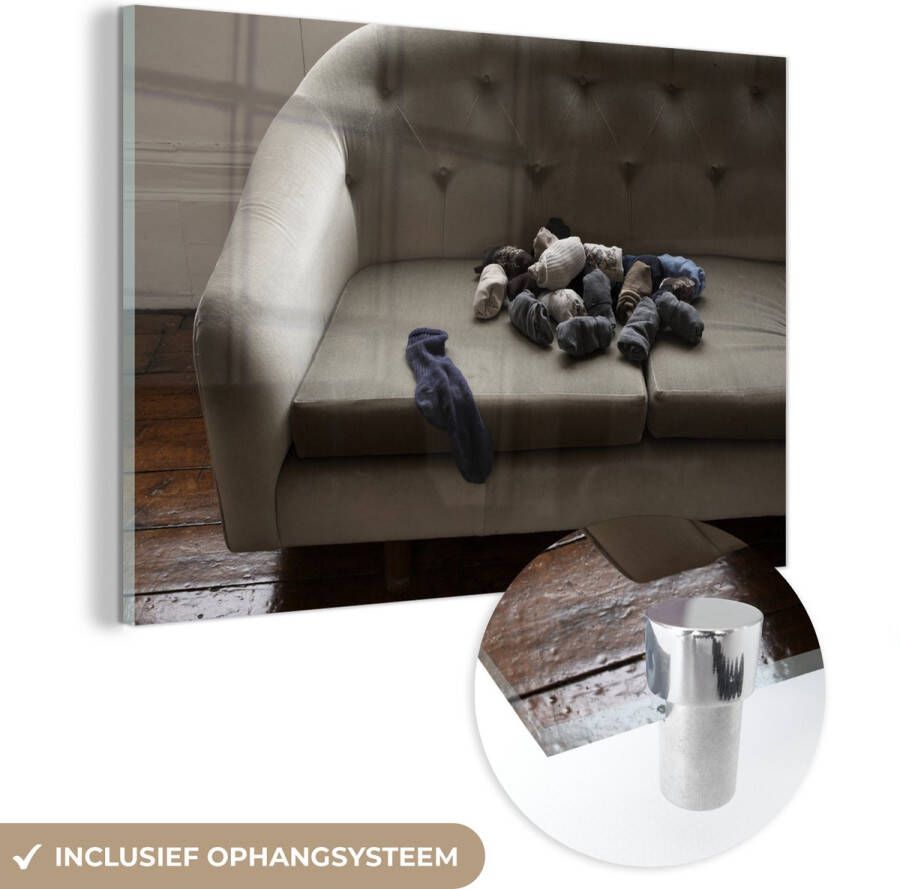 MuchoWow Glasschilderij 150x100 cm Schilderij acrylglas Sokken op bank Foto op glas Schilderijen