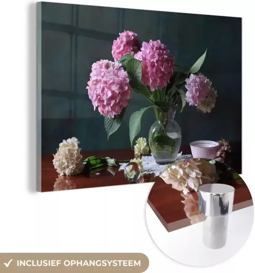 MuchoWow Glasschilderij 120x80 cm Schilderij acrylglas Stilleven hortensia's en theekop op tafel Foto op glas Schilderijen