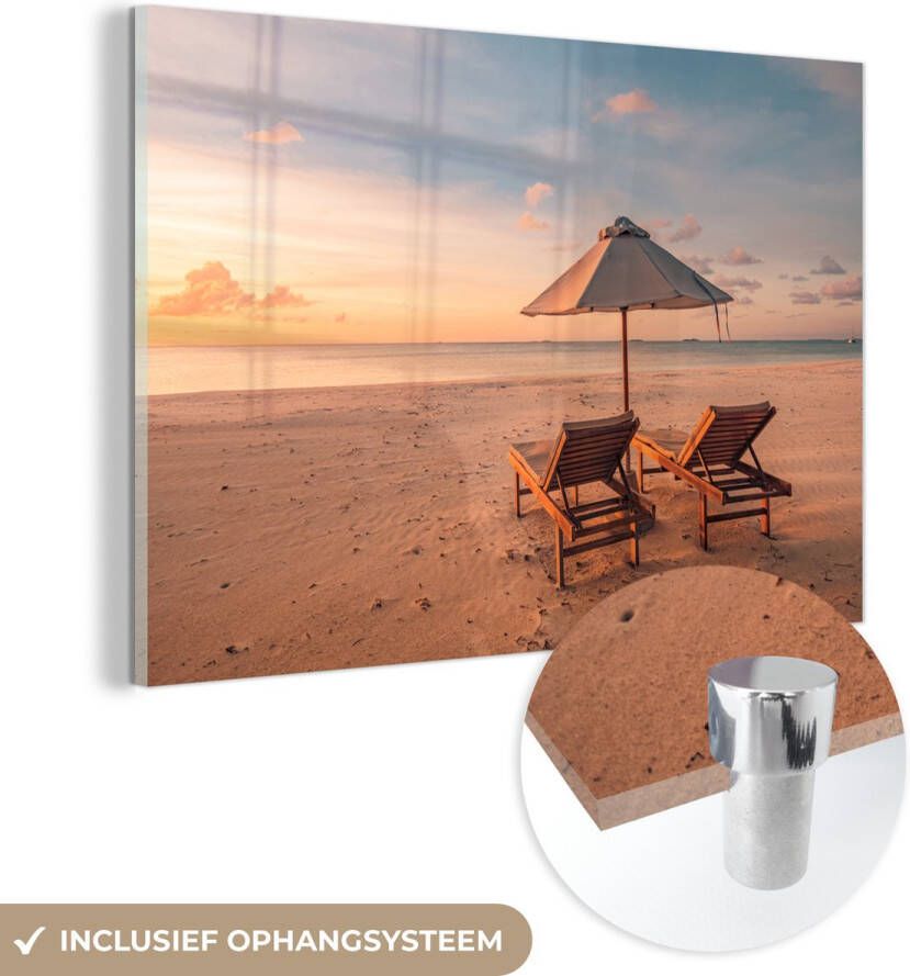 MuchoWow Glasschilderij 90x60 cm Schilderij acrylglas Strand Ligbed Parasol Foto op glas Muurdecoratie woonkamer Wanddecoratie slaapkamer Schilderijen