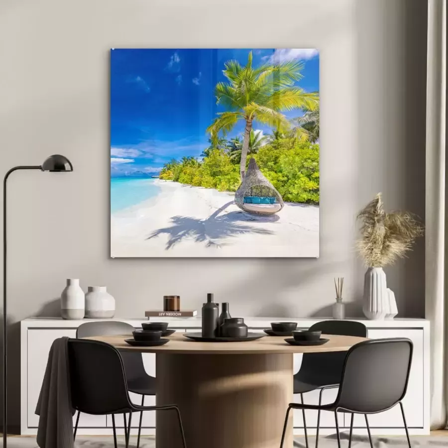 MuchoWow Glasschilderij 90x90 cm Schilderij acrylglas Strand Palm Hangstoel Foto op glas Muurdecoratie woonkamer Wanddecoratie slaapkamer Schilderijen