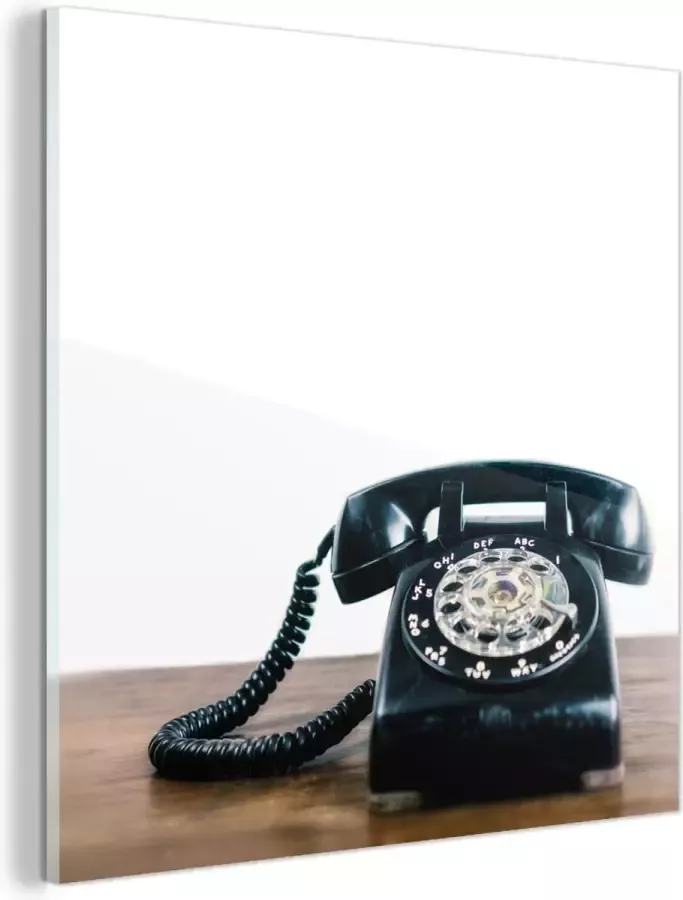 MuchoWow Glasschilderij 20x20 cm Schilderij acrylglas Illustratie van een zwarte retro telefoon op een houten tafel Foto op glas Schilderijen - Foto 3