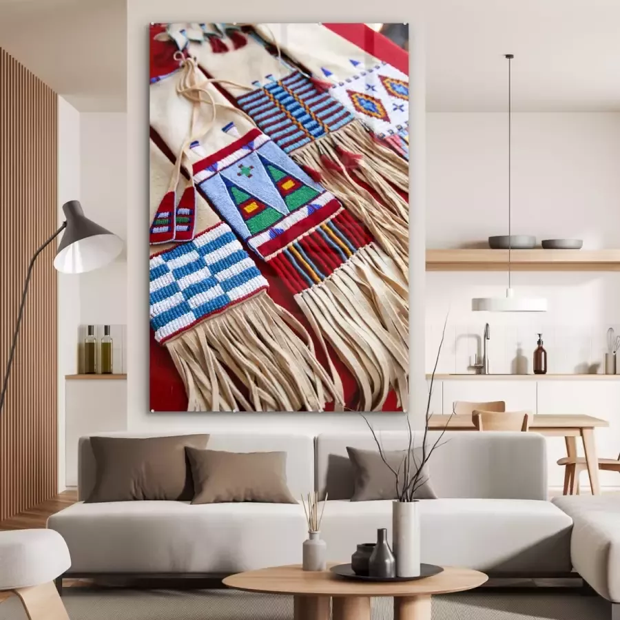MuchoWow Glasschilderij 100x150 cm Schilderij acrylglas Traditionele kleding van een indiaan op een tafel Foto op glas Schilderijen - Foto 2