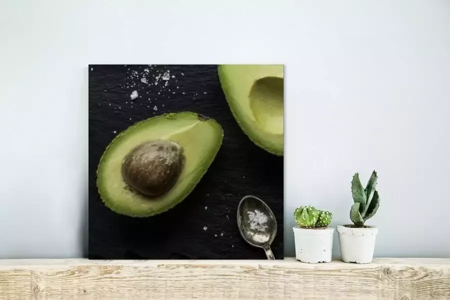 MuchoWow Glasschilderij Zout een avocado op een tafel 20x20 cm Acrylglas Schilderijen Foto op Glas