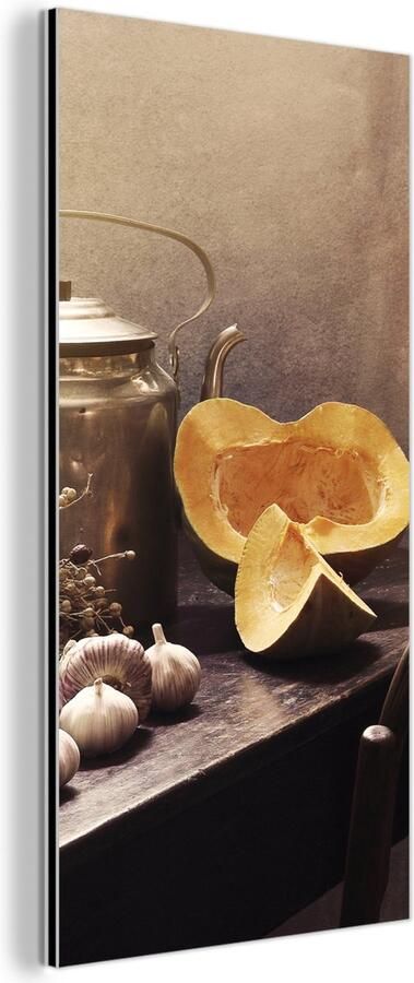 MuchoWow Aluminium schilderij 80x160 cm Wanddecoratie metaal Stilleven Pompoen Knoflook Pan Tafel Metalen muurdecoratie woonkamer Decoratie industrieel Foto op dibond Industriële accessoires slaapkamer
