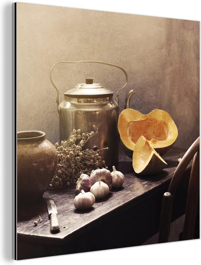 MuchoWow Aluminium schilderij 20x20 cm Wanddecoratie metaal Stilleven Pompoen Knoflook Pan Tafel Metalen muurdecoratie woonkamer Decoratie industrieel Foto op dibond Industriële accessoires slaapkamer