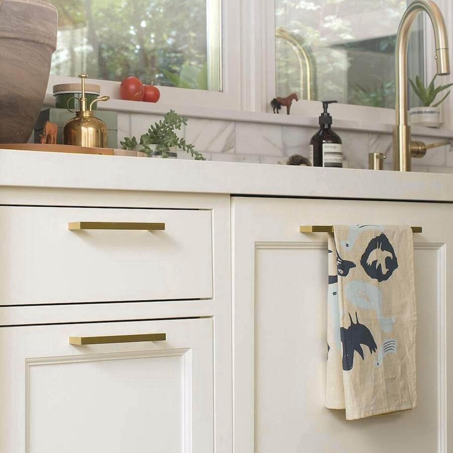 New Age Devi Handgreep Goud Vierkant 128 mm Hartafstand Perfect voor Kast Keukenkast Lade Of Deurtje Stijlvolle Keukengreep Trendy Meubelgreep Praktische Kastgreep Luxe Deurgreep