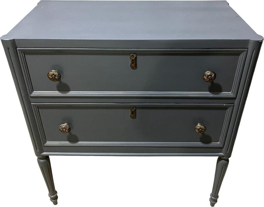 Nile Furniture Barok grijze ladekast met 2 laden