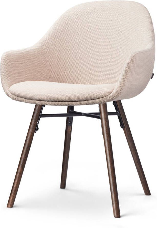 Nolon Nena-Mae Eetkamerstoel Beige met Armleuningen Stof Houten Poten Walnoot Design Scandinavisch Comfortabel