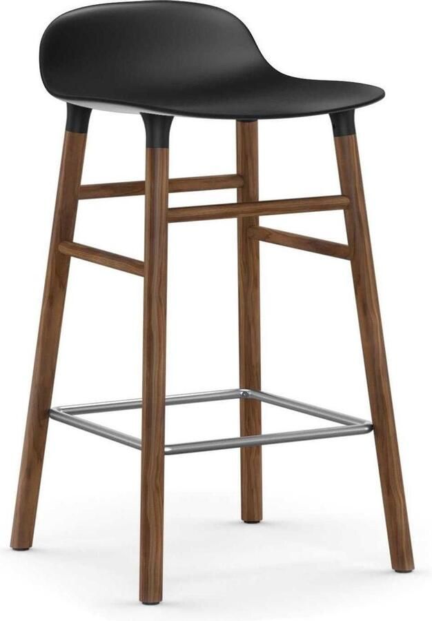 Normann Copenhagen Form Barstool Barkruk 65cm Met Walnoten Onderstel Zwart