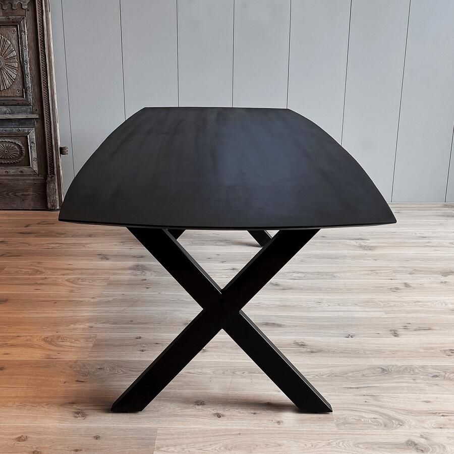 Old Inn Wonen Old Inn Eetkamertafel Mango Deens ovaal Zwart 200x100 cm met X poot