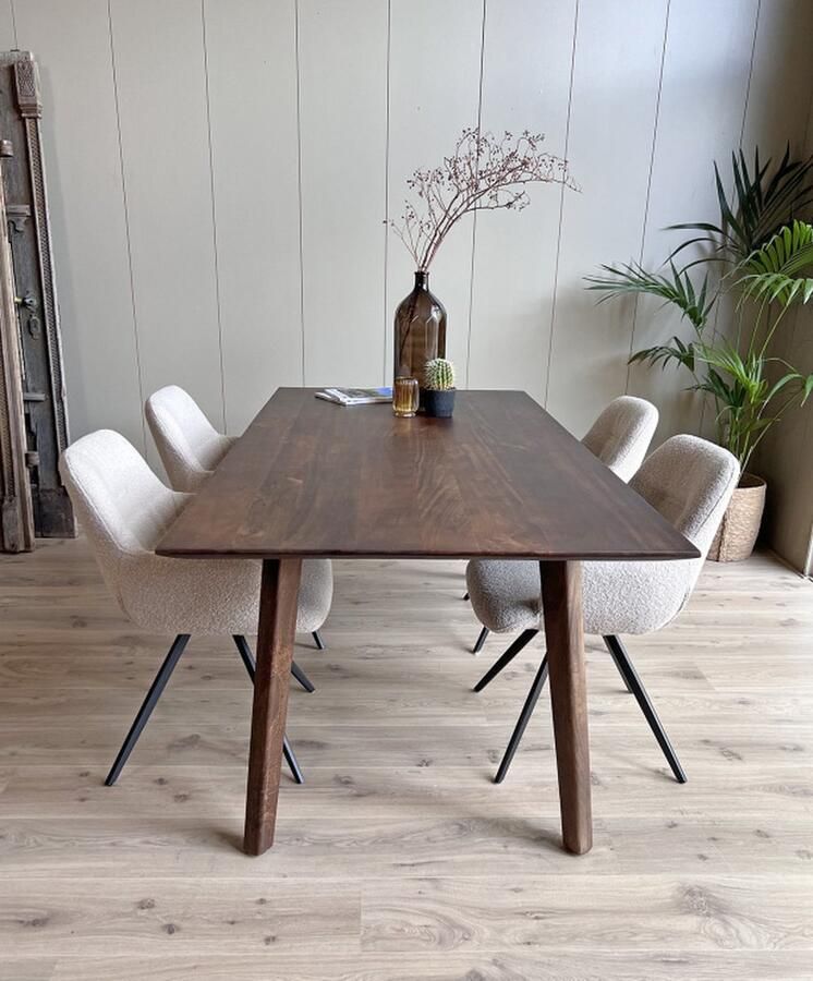 Old Inn Wonen Old Inn Flash Sale Eetkamertafel Mango walnoot met houten poot 240x100cm