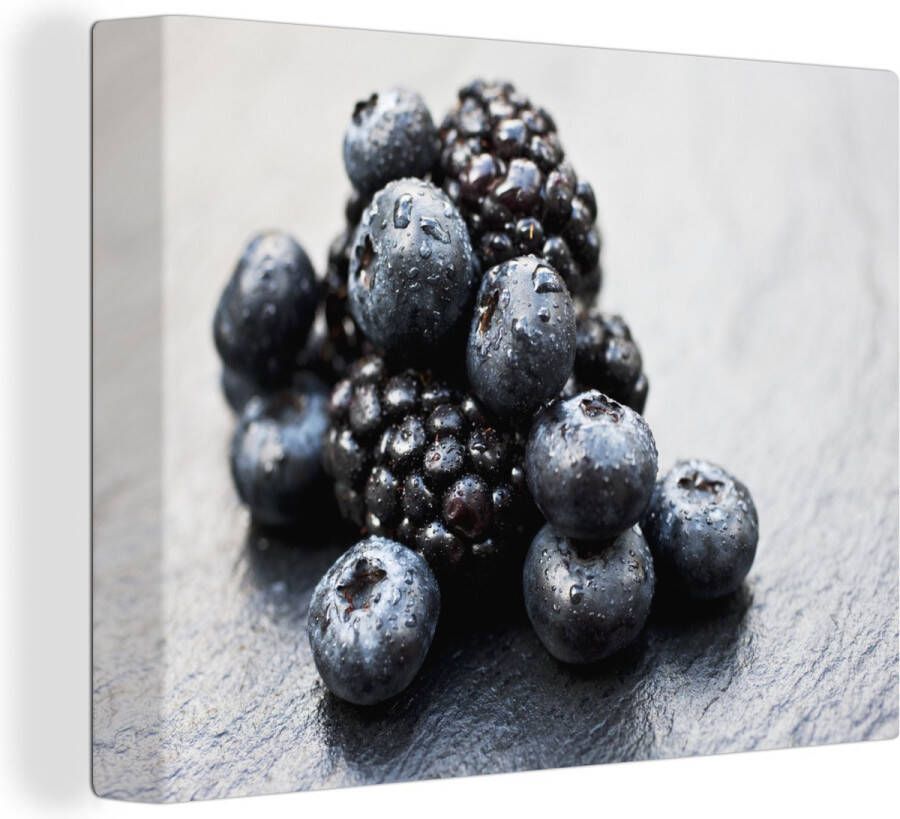 OneMillionCanvasses Canvas Schilderij Bramen Fruit Tafel 120x90 cm Wanddecoratie