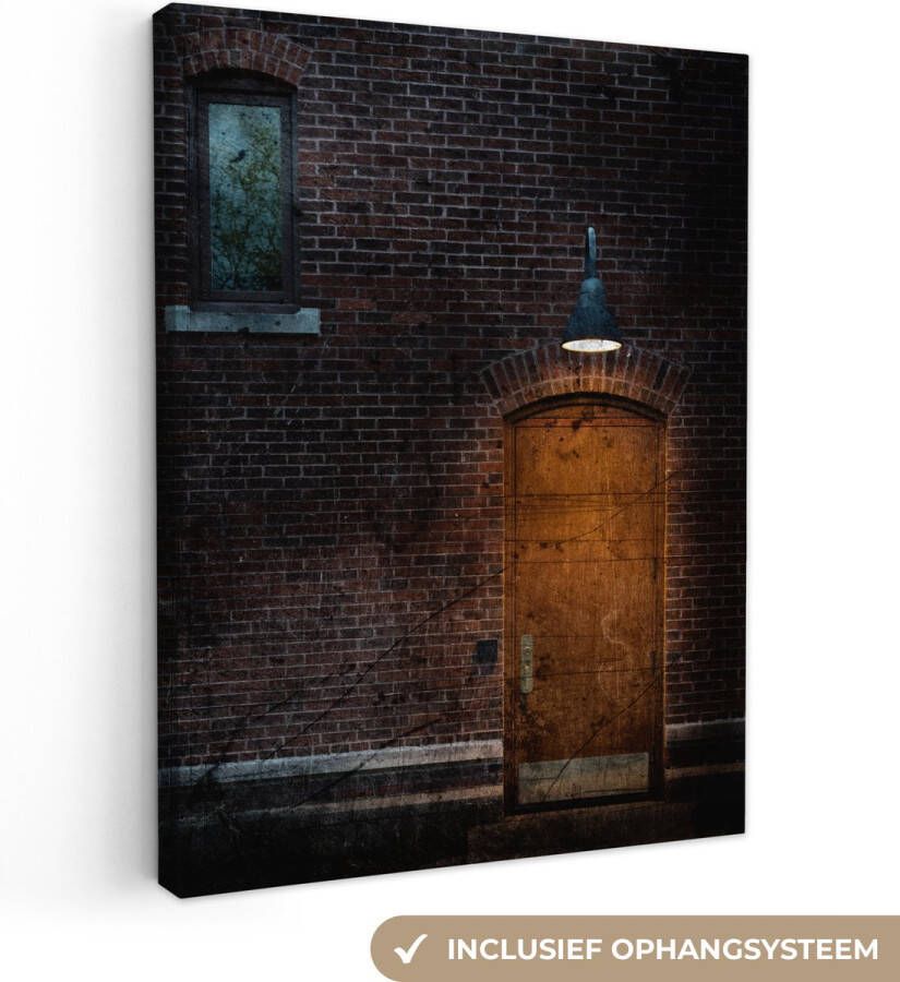 OneMillionCanvasses Canvas schilderij 120x180 cm Wanddecoratie Deur Muur Lamp Architectuur Muurdecoratie woonkamer Slaapkamer decoratie Kamer accessoires Schilderijen