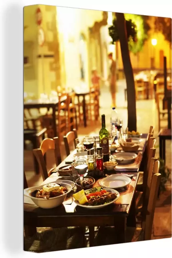 OneMillionCanvasses Canvas Schilderij Gedekte tafel met eten en drinken in Cyprus 60x80 cm Wanddecoratie