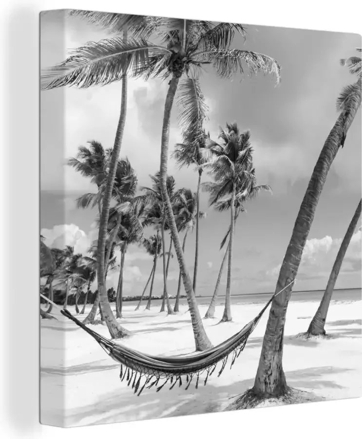 OneMillionCanvasses Canvas Schilderij Hangmat op strand van Dominicaanse Republiek zwart-wit 90x90 cm Wanddecoratie