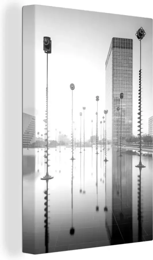 OneMillionCanvasses Canvas Schilderij Plein met verschillende soorten decoratieve lampen in Parijs zwart wit 60x90 cm Wanddecoratie