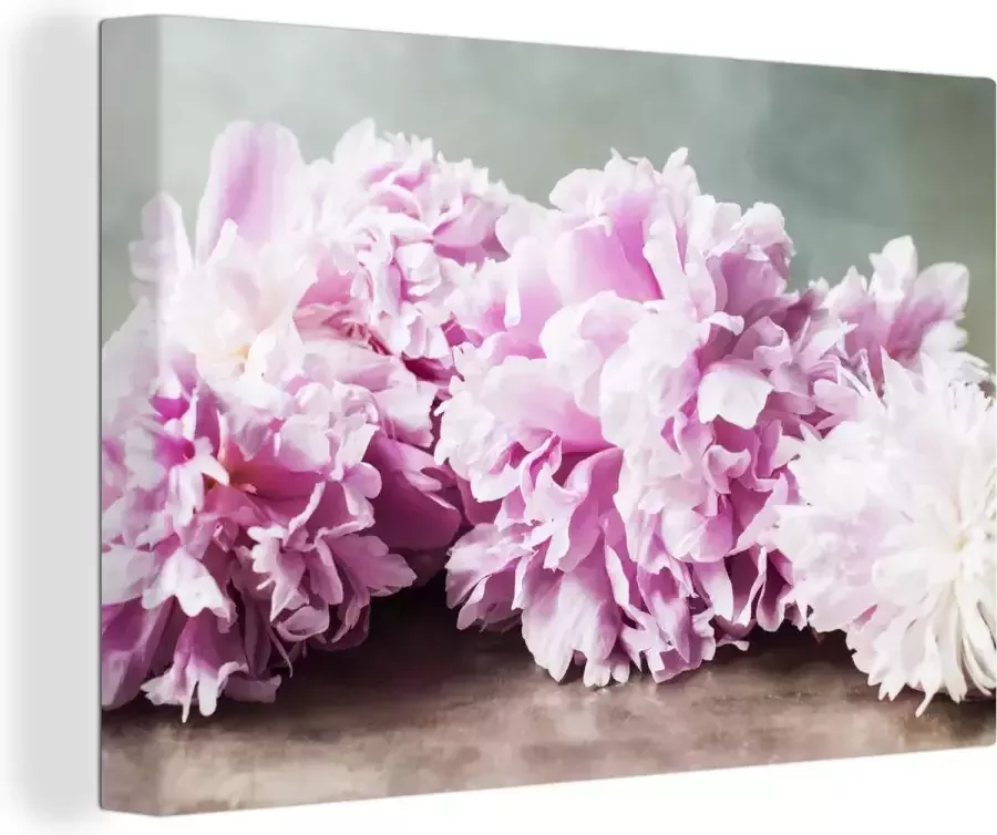 OneMillionCanvasses Canvas Schilderij Roze pioenrozen op tafel 90x60 cm Wanddecoratie