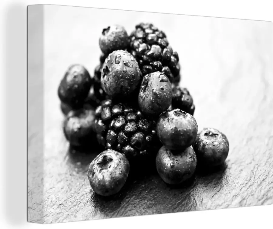 OneMillionCanvasses Canvas Schilderij Zwart en glanzende bramen op houten tafel zwart wit 80x60 cm Wanddecoratie