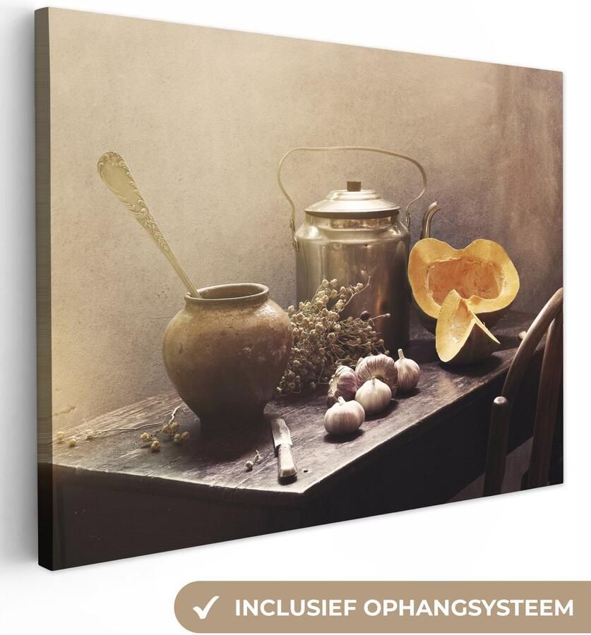 OneMillionCanvasses Canvas schilderij 120x90 cm Wanddecoratie Stilleven Pompoen Knoflook Pan Tafel Muurdecoratie woonkamer Slaapkamer decoratie Kamer accessoires Schilderijen op canvas