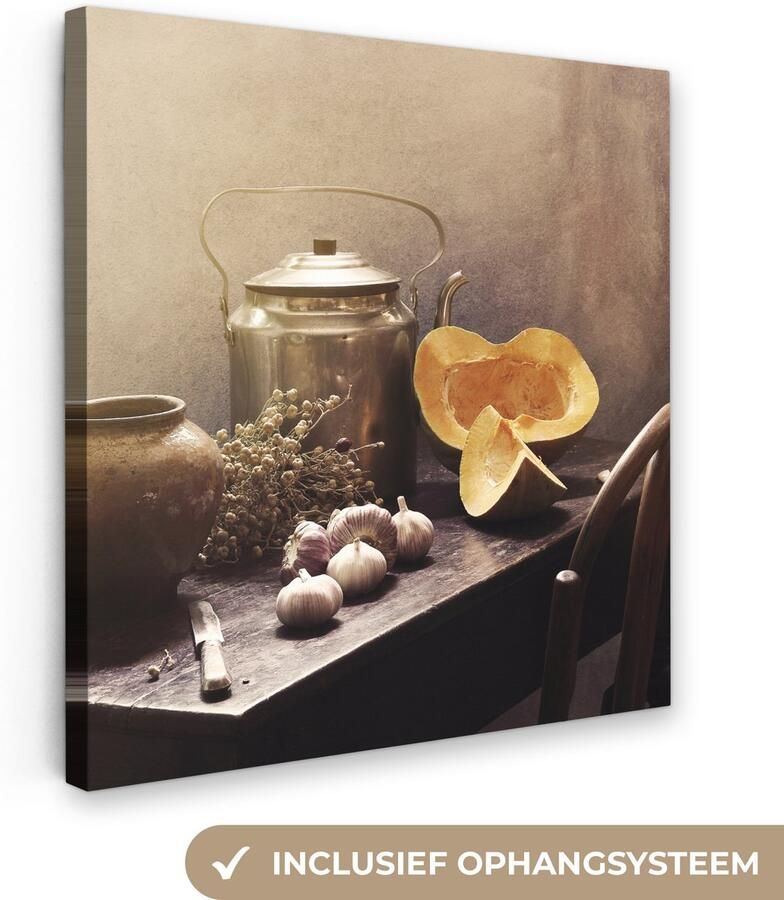 OneMillionCanvasses Canvas schilderij 50x50 cm Wanddecoratie Stilleven Pompoen Knoflook Pan Tafel Muurdecoratie woonkamer Slaapkamer decoratie Kamer accessoires Schilderijen op canvas