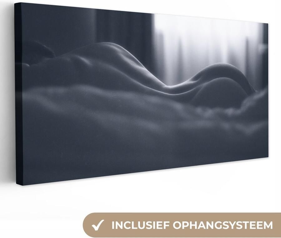 OneMillionCanvasses Canvas schilderij 300x140 cm Wanddecoratie Portret Vrouw Bed Zwart wit Muurdecoratie woonkamer Slaapkamer decoratie Kamer accessoires Schilderijen op canvas