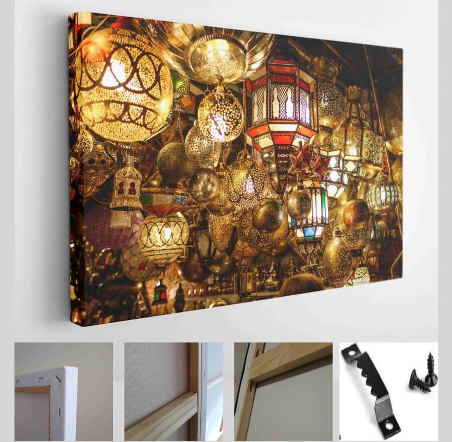 Onlinecanvas Assortiment lantaarns en lampen hangend op de markt in Marrakesh Modern Art Canvas Horizontaal 561811195 130*90 Horizontal
