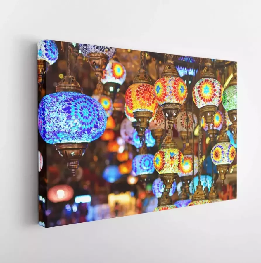 Onlinecanvas Een stel Turkse lampen in een van de vele cadeauwinkels in Kemer. Antalya Turkije. Modern Art Canvas Horizontaal 737971885 170*120 Horizontal
