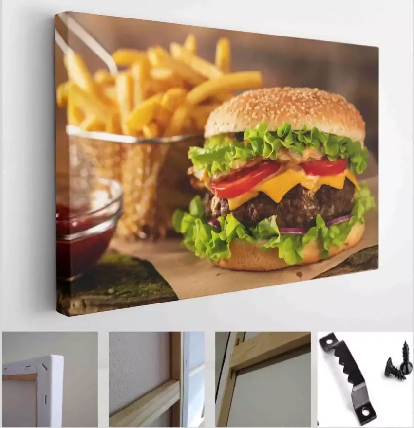 Onlinecanvas Schilderij Hamburger En Gebakken Aardappelen Een Houten Tafel Art Horizontaal Multicolor 50 X 40 Cm