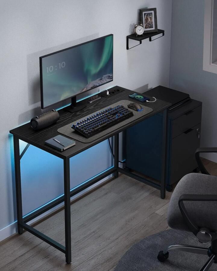 OOG Multifunctioneel Bureau LED verlichting 20 Kleuren Computer Tafel USB-poorten- Speeltafel Robuust Stalen Frame- Ingebouwde Stopcontacten 50x100x76cm Verstelbare Voeten Stabiel & Bescherm Stijlvol Werkplek Slaapkamer 10.4 kg Kantoor- Gaming-Sessie