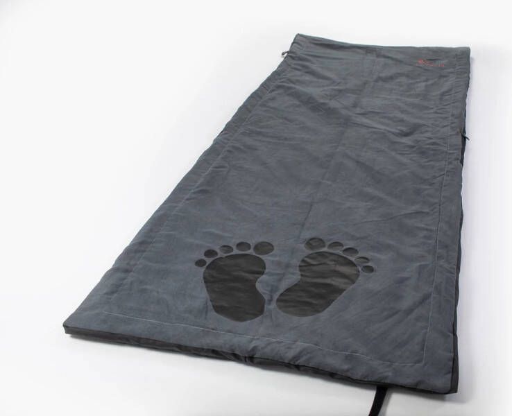 Outchair Comforter XL elektrische verwarmde matras verwarmde matrashoes 3 warmtestanden warmtedeken verwarmde hoes voor luchtbed ideaal voor de koude nachten en daktent slapers ipv elektrische deken 50% gerecycled PET materiaal