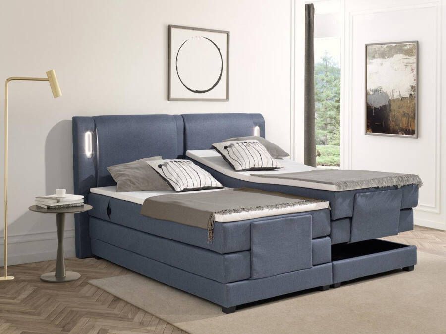 Palacio Set boxspring + hoofdbord met ledlampjes + elektrische relaxbedbodems + matras + topmatras 2 x 80 x 200 cm Blauwe stof ASTEMI van L 214 cm x H 122 cm x D 181 cm