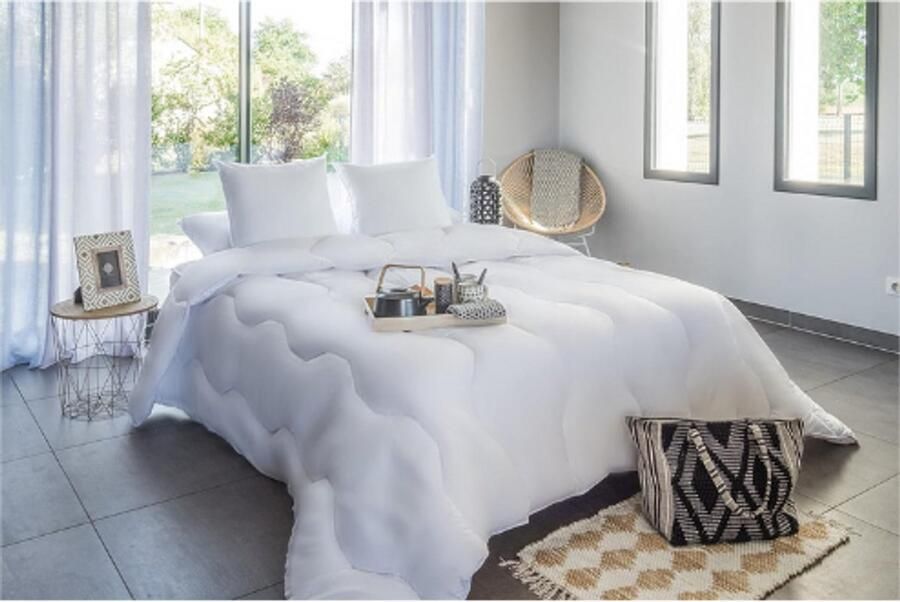 PEAM Licht En Ademend Dekbed 140 X 200 Cm – Anti-Mijt – Milieuvriendelijk En Hypoallergeen – Gemaakt In Frankrijk – Synthetisch En Zacht – Voor Eenpersoonsbed – Wit