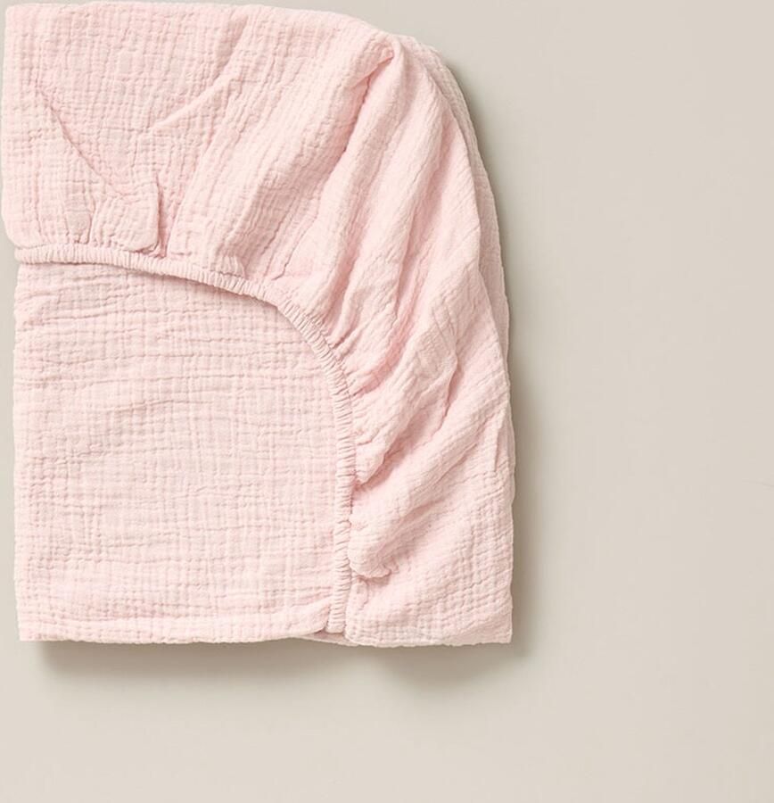 Petite Amelie Hoeslaken Hoeslakens voor matras 70x140 cm 100% biologisch katoen Zacht lichtgewicht en duurzaam Perfecte pasvorm dankzij de elastische rand Roze Mousseline Collectie