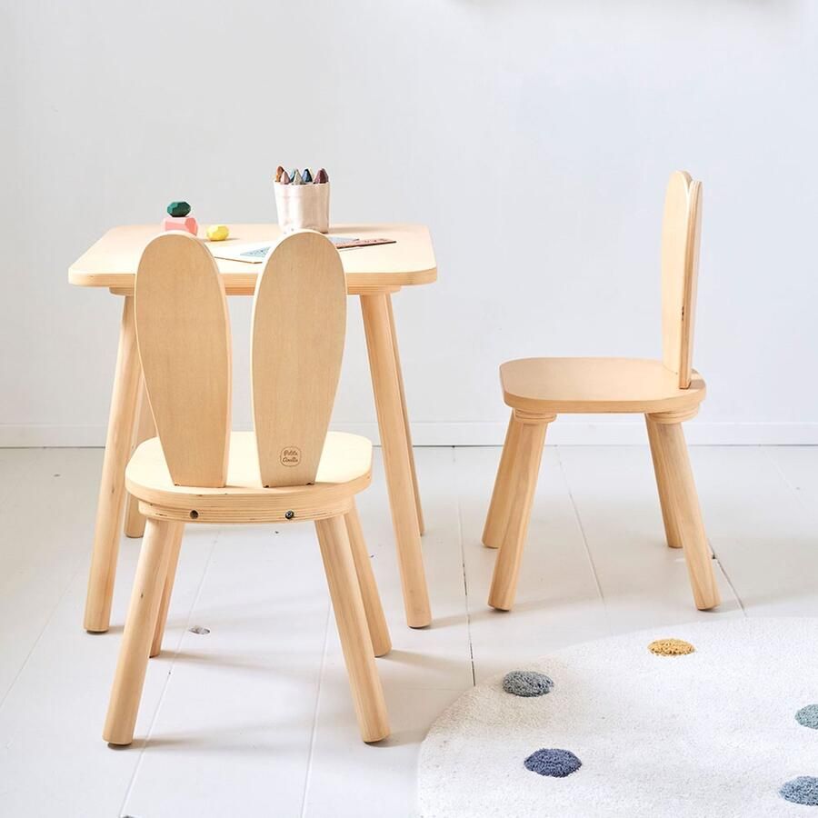 Petite Amelie Petite Amélie Activiteiten tafel 'Konijn' 'Naturel' Kindertafel met 2 kinderstoeltjes Speeltafel met Konijnenoren Veilig door Poten van Massief Hout Een magische hoek voor kleine konijntjes