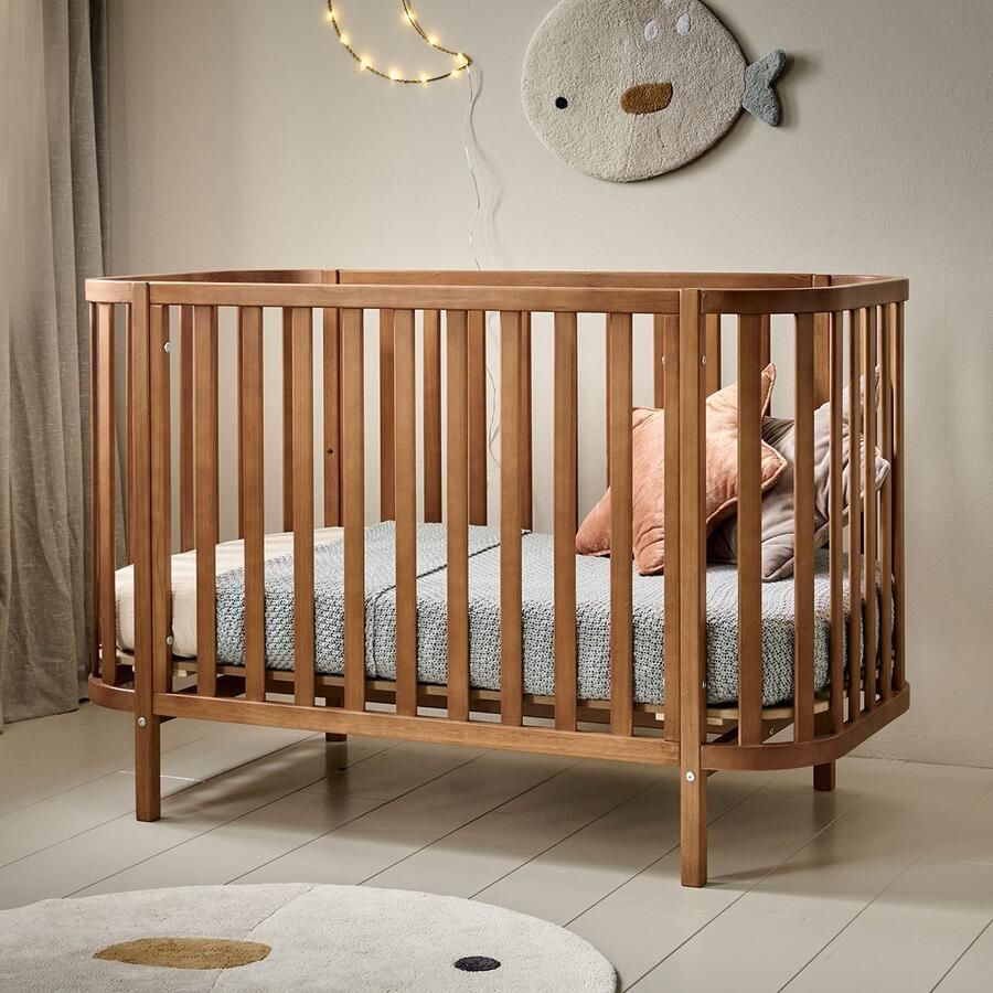 Petite Amelie Petite Amélie Luiertafel Verzorgingtafel Baby met Opstaande rand Walnoot H.96 x B.57 x D.74 cm