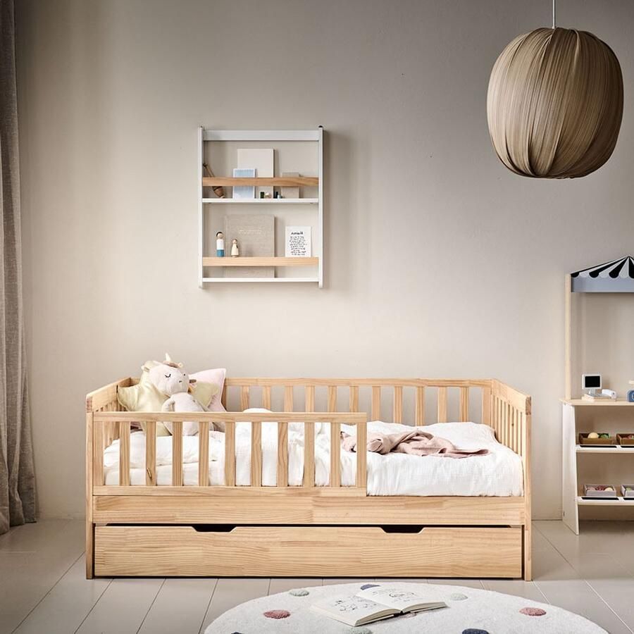 Petite Amelie Petite Amélie Peuterbed 140x70 cm Naturel (Premium) Kinderbed Creëer een Veilige & Stijlvolle Slaapomgeving Voor Kleintjes die Hun Ledikant Ontgroeid Zijn Plume Collectie