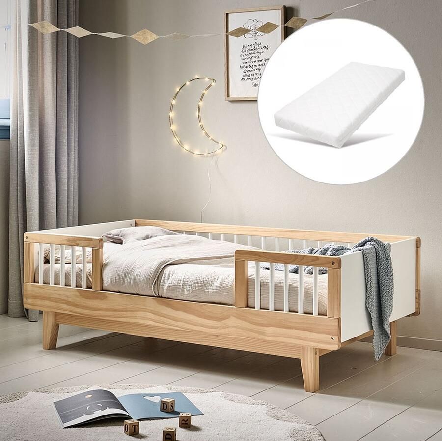Petite Amelie Peuterbed Naturel 140x70 cm met 10 cm matras – Scandinavisch Kinderbed inclusief uitvalhekje – Natuurlijke houtnerf voor een stijlvolle toevoeging aan elke kinderkamer