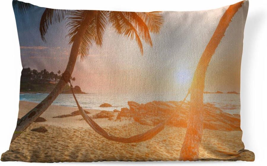 PillowMonkey Sierkussens Kussen Een hangmat op een Sri Lankaans strand 60x40 cm Kussen van katoen